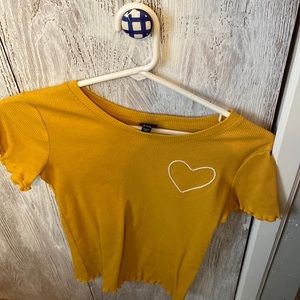 Yellow Art class short sleeve shirt. White heart.xl -14/16 Childs